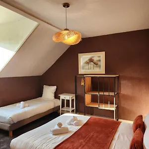 hotel-le-petit-montmartre.inbrittany.com/